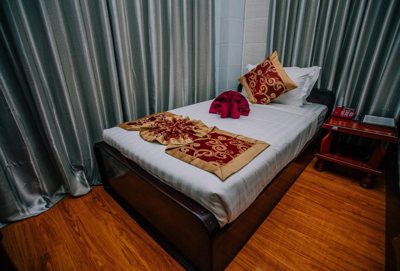 Amber Palace Hotel Myitkyinā Kültér fotó