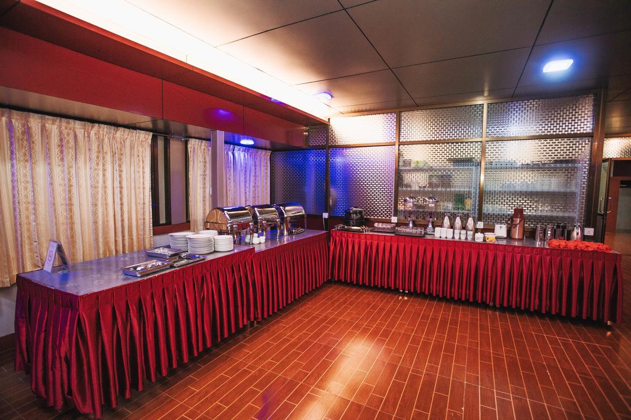 Amber Palace Hotel Myitkyinā Kültér fotó