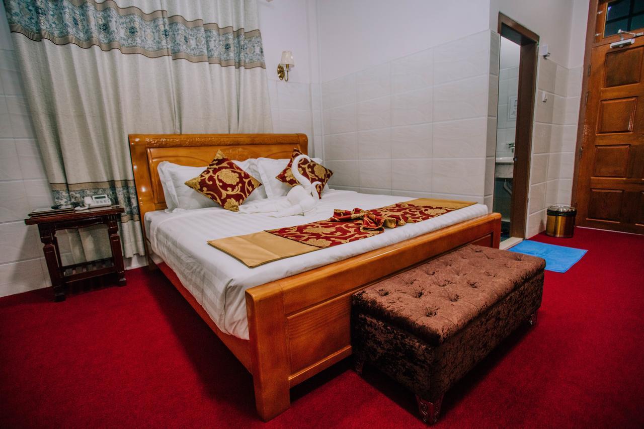 Amber Palace Hotel Myitkyinā Kültér fotó