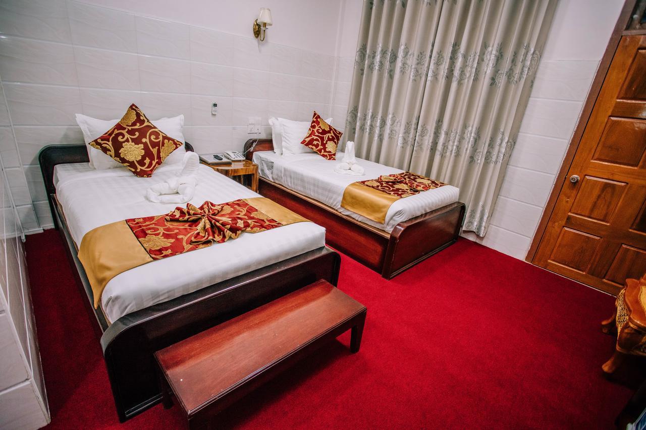Amber Palace Hotel Myitkyinā Kültér fotó