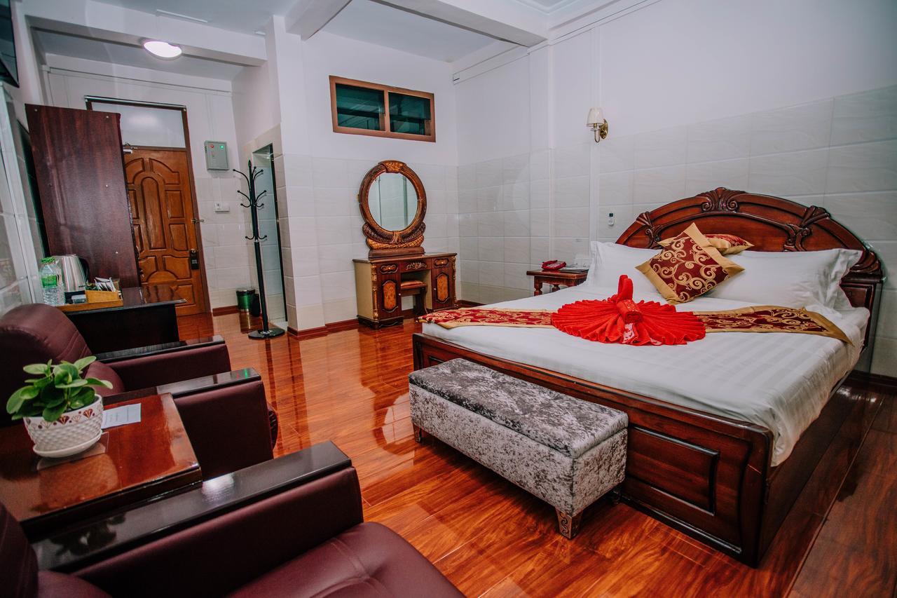 Amber Palace Hotel Myitkyinā Kültér fotó